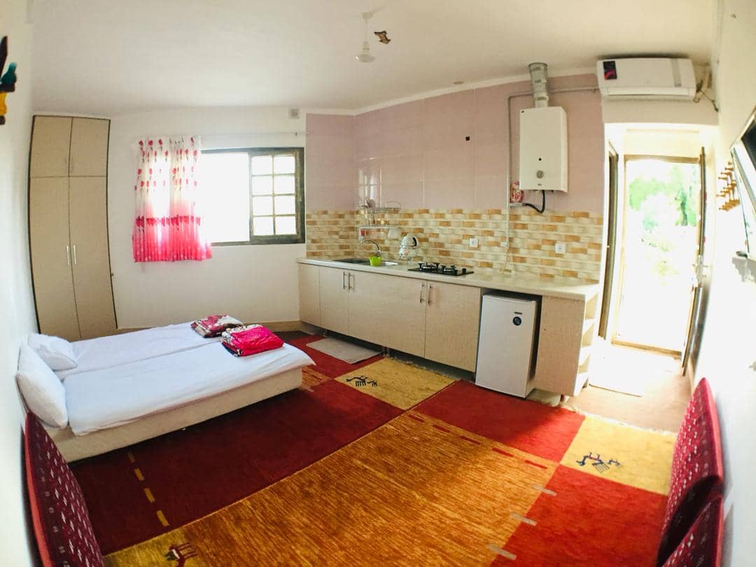 اجاره اتاق سنتی بومگردی در قلعه نوخان شاهرود -دوتخته اسپلیت دار