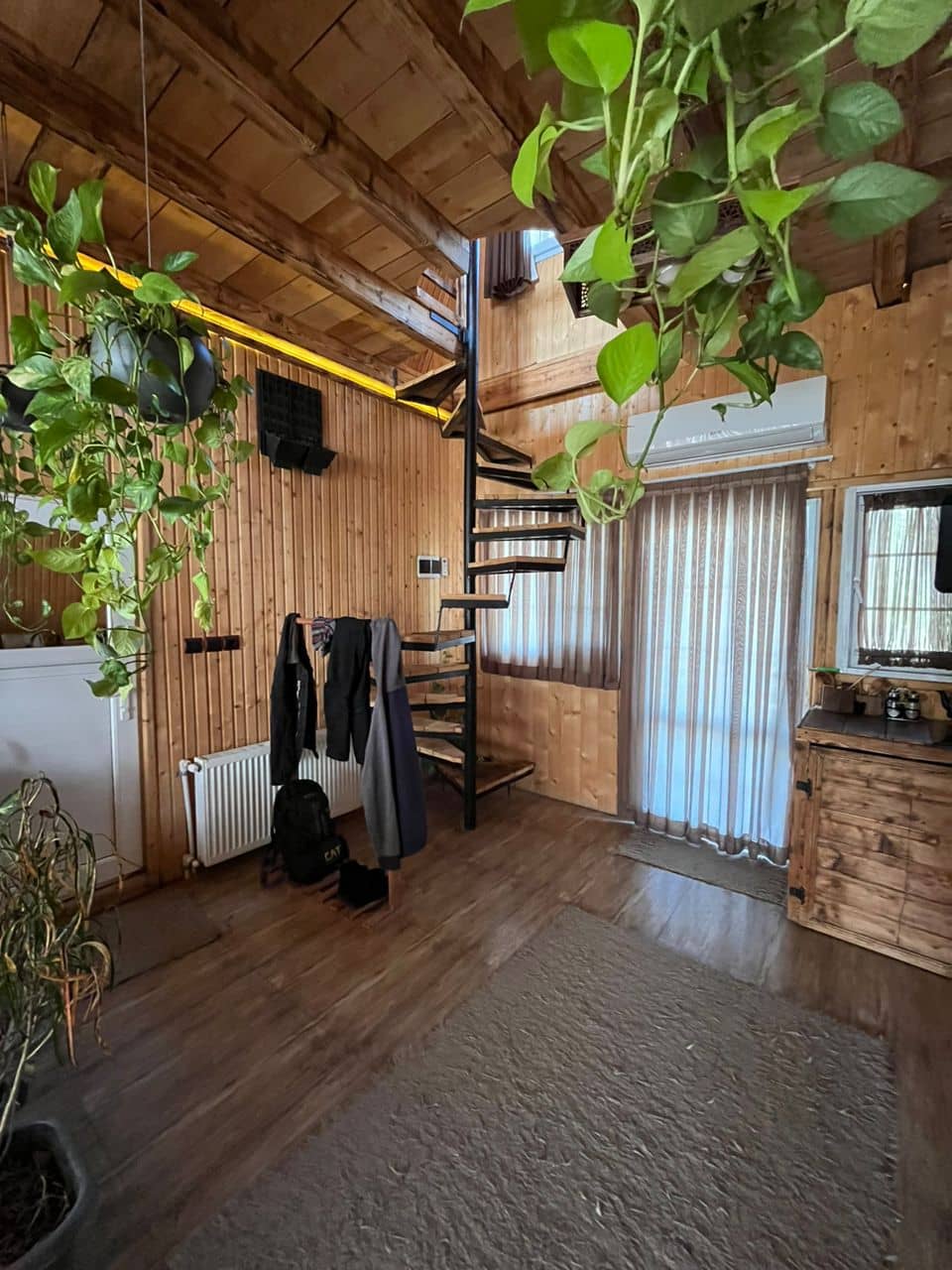 اجاره کلبه سوئیسی جنگلی جکوزی دار در روستای لیپا - ماسال