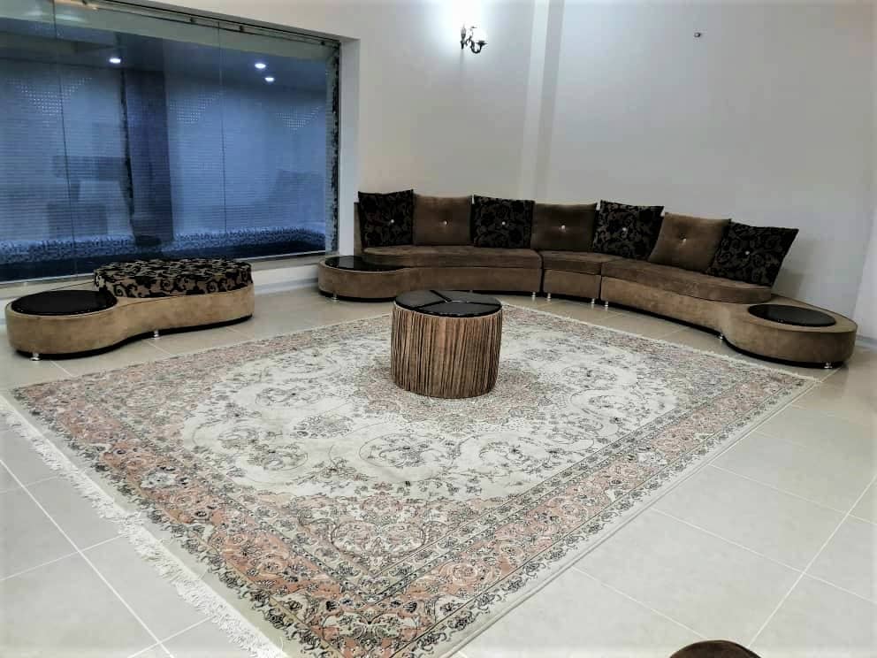 اجاره باغ ویلا با استخرسرپوشیده در گویم - شیراز