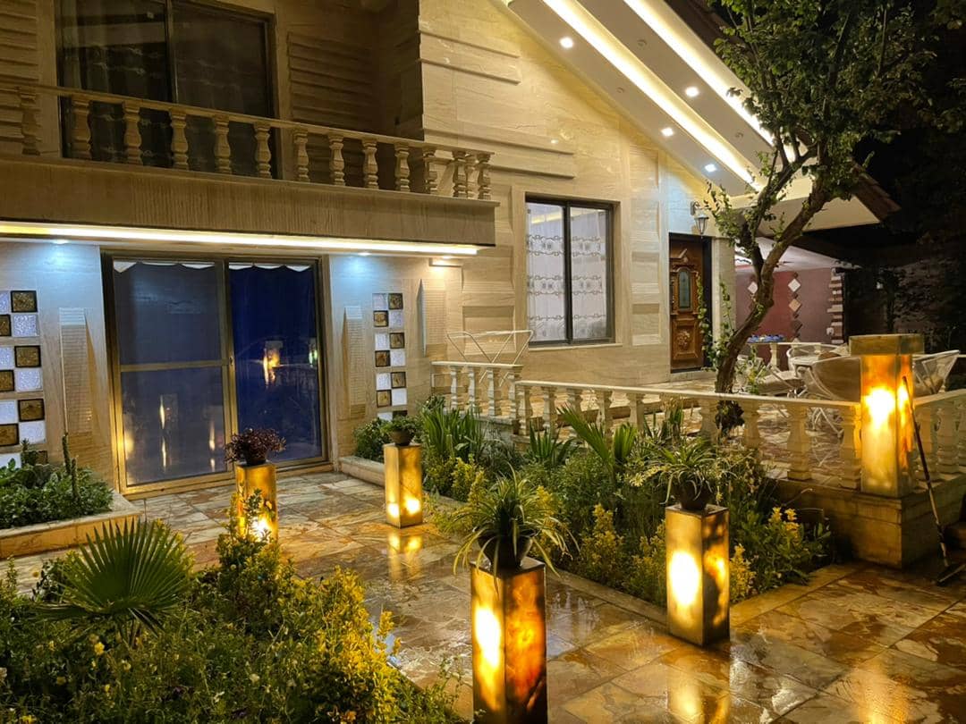 اجاره ویلا با استخر سرپوشیده آبگرم در باغ بهادران