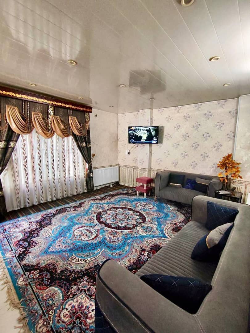 اجاره ویلا استخر اب گرم در باغ بهادران اصفهان