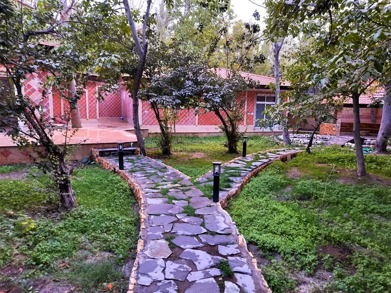 اجاره ویلا بااستخر سرپوشیده در شهرداری باغبهادران