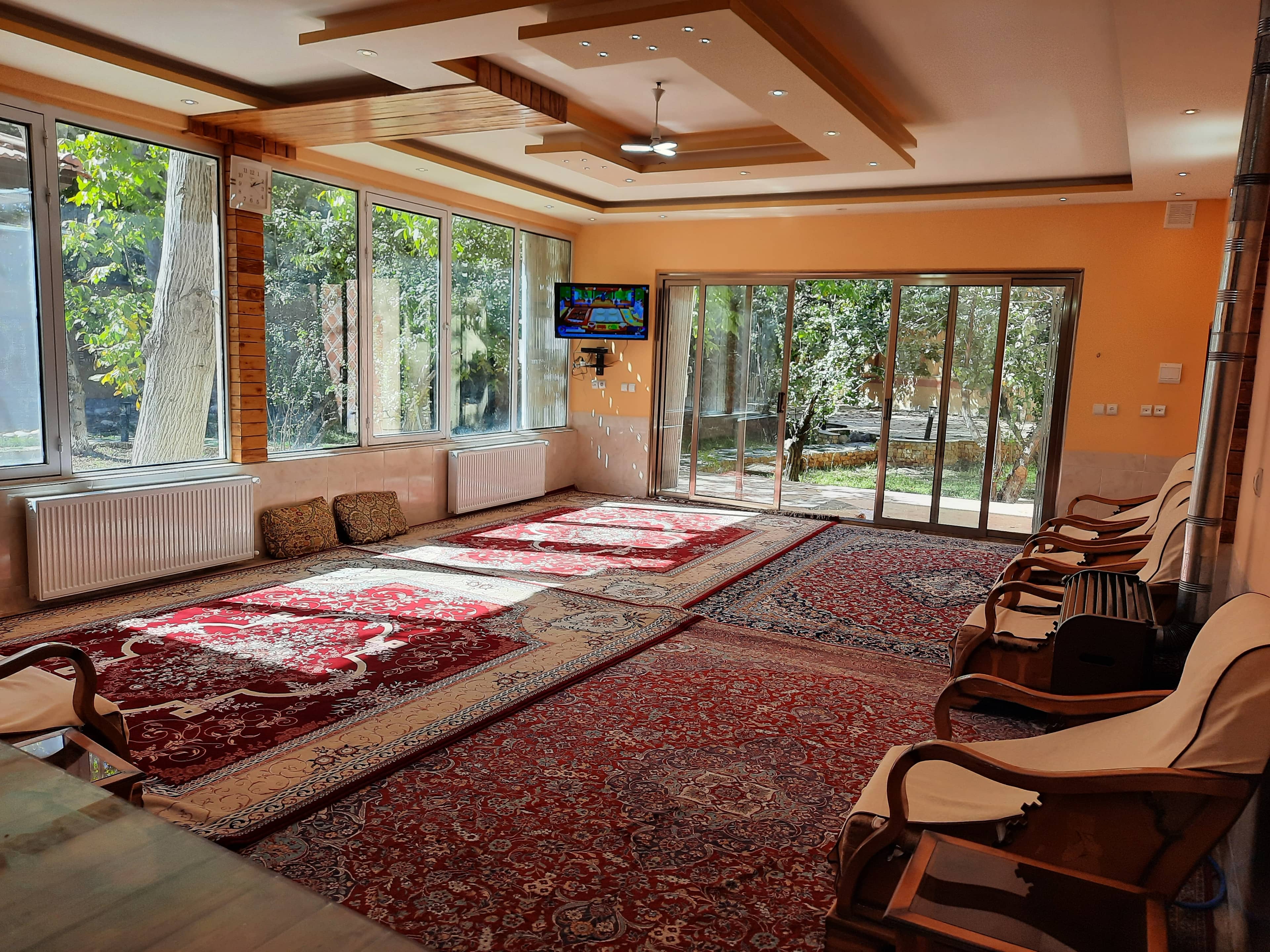 اجاره ویلا بااستخر سرپوشیده در شهرداری باغبهادران