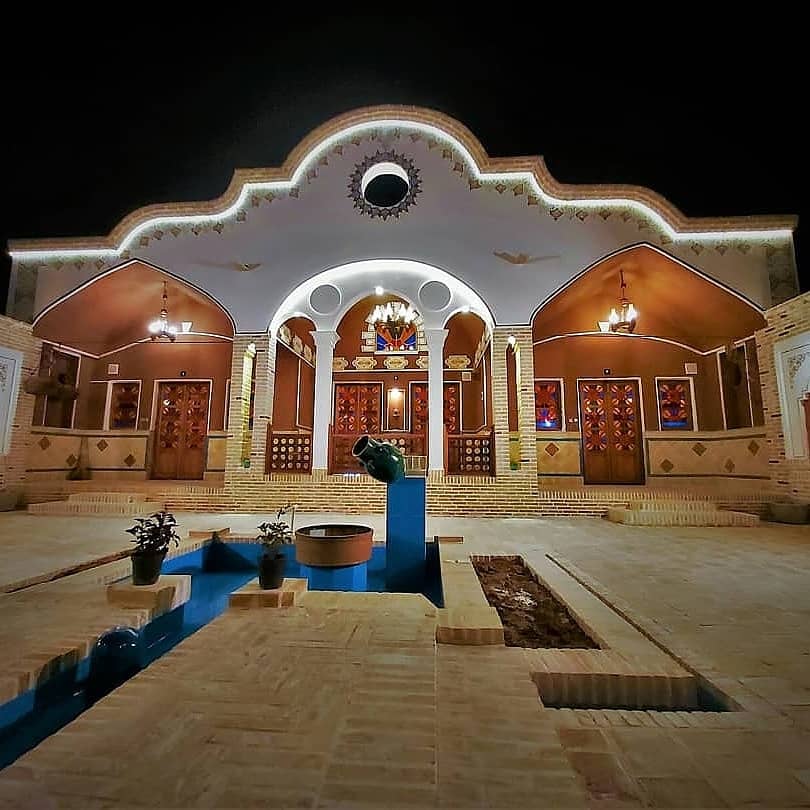 اجاره عمارت سنتی در محله کاغذی ابوزیدآباد - تک درخت