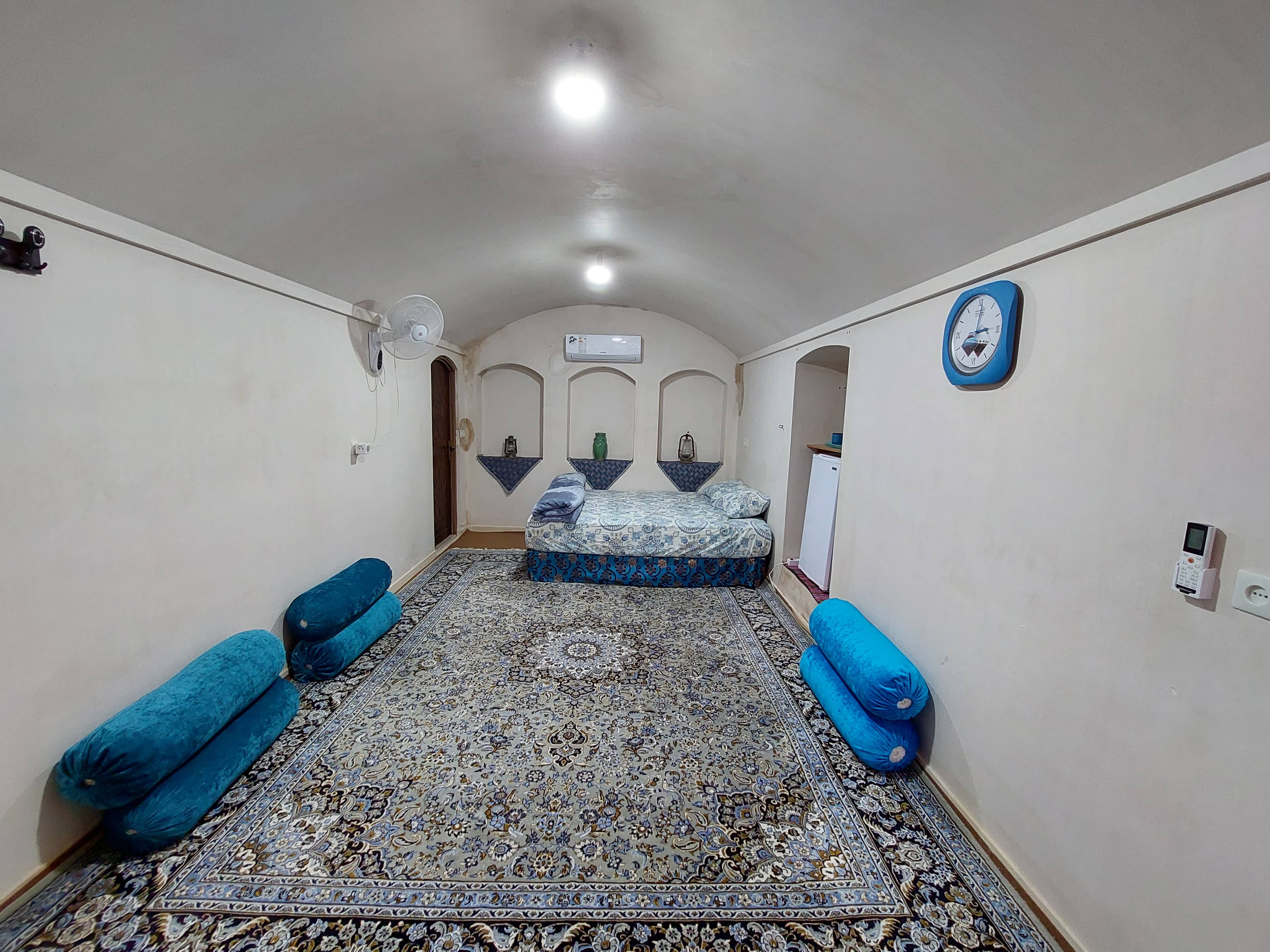 اجاره اقامتگاه بومگردی در 22بهمن آران بیدگل -  ایراندوخت