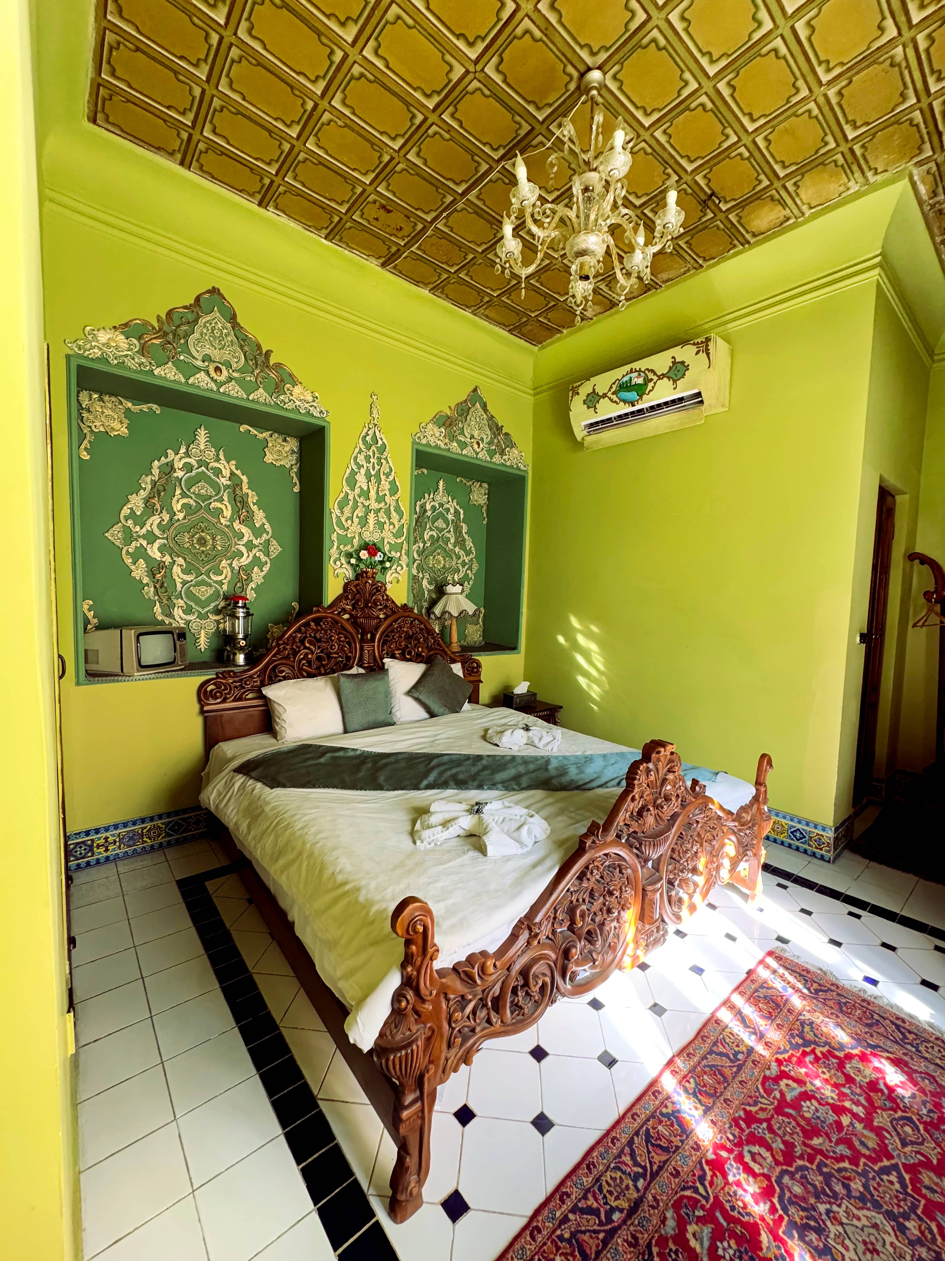 اجاره اقامتگاه بومگردی در 9 دی شیراز - خلوتگاه