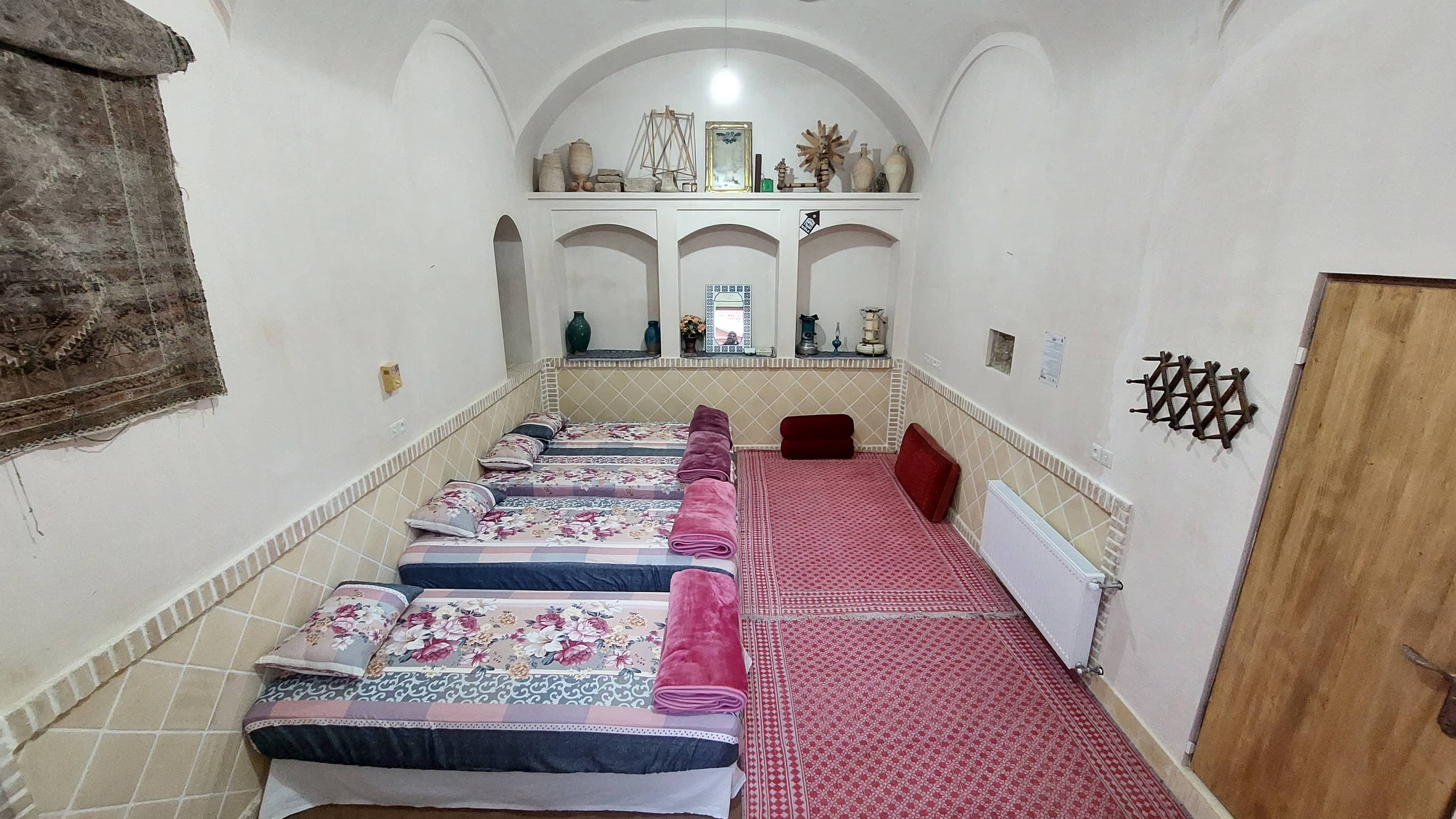 اجاره عمارت سنتی در 22بهمن آران بیدگل - نگار دخت