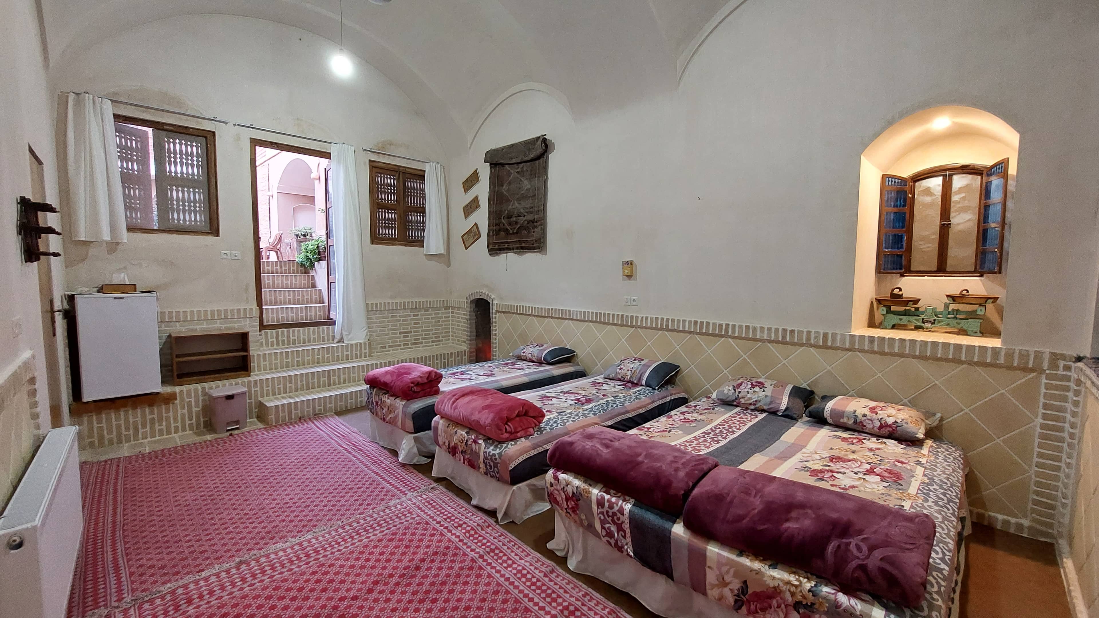 اجاره عمارت سنتی در 22بهمن آران بیدگل - نگار دخت