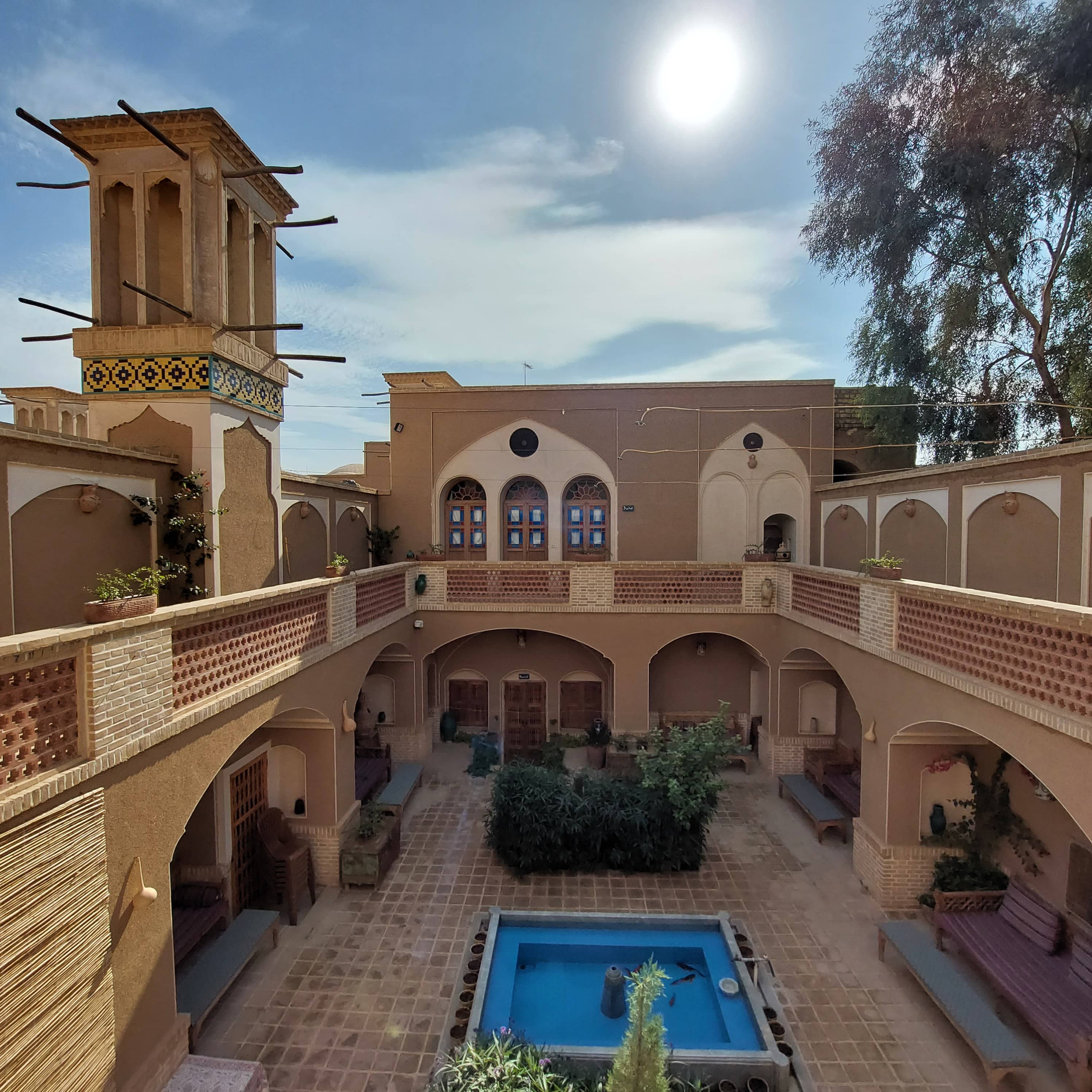 اجاره عمارت سنتی در 22بهمن آران بیدگل - نگار دخت