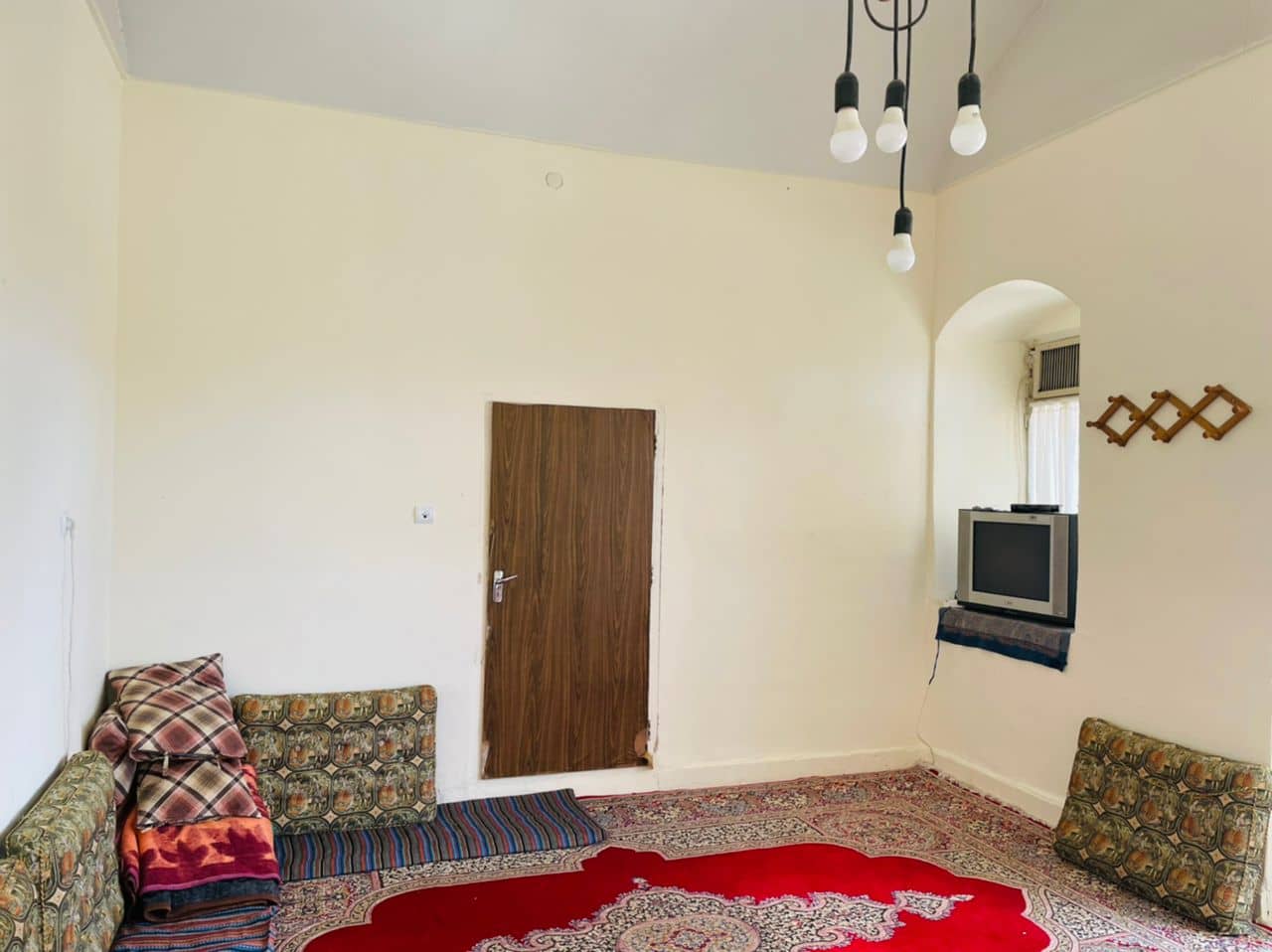 اجاره اقامتگاه بومگردی در شهربابک کرمان - فیروزه