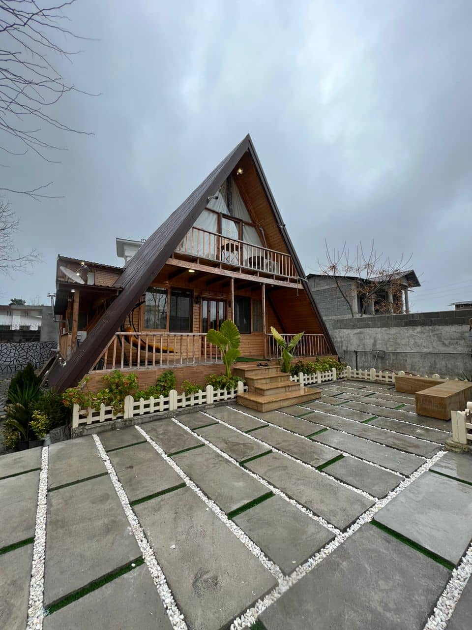 اجاره کلبه سوِئیسی با استخر آبگرم در سادات شهر