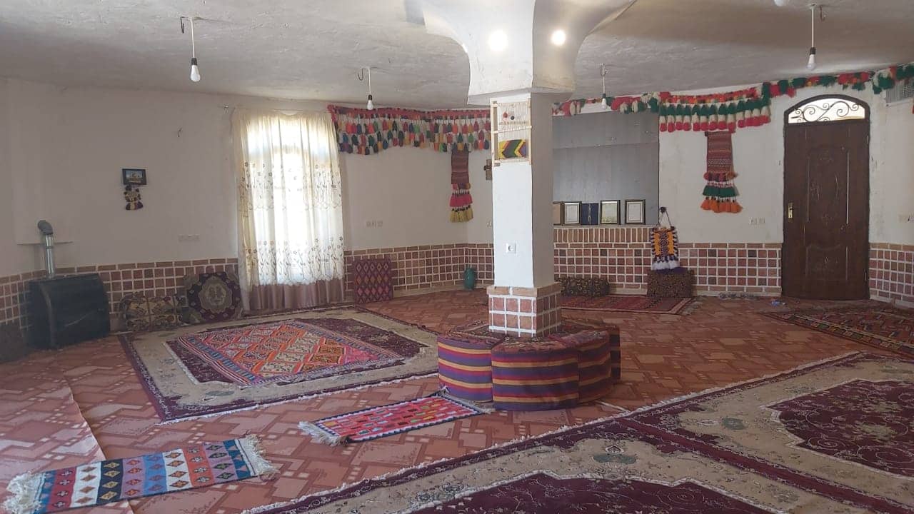 اجاره اتاق سنتی در فیروزآباد 