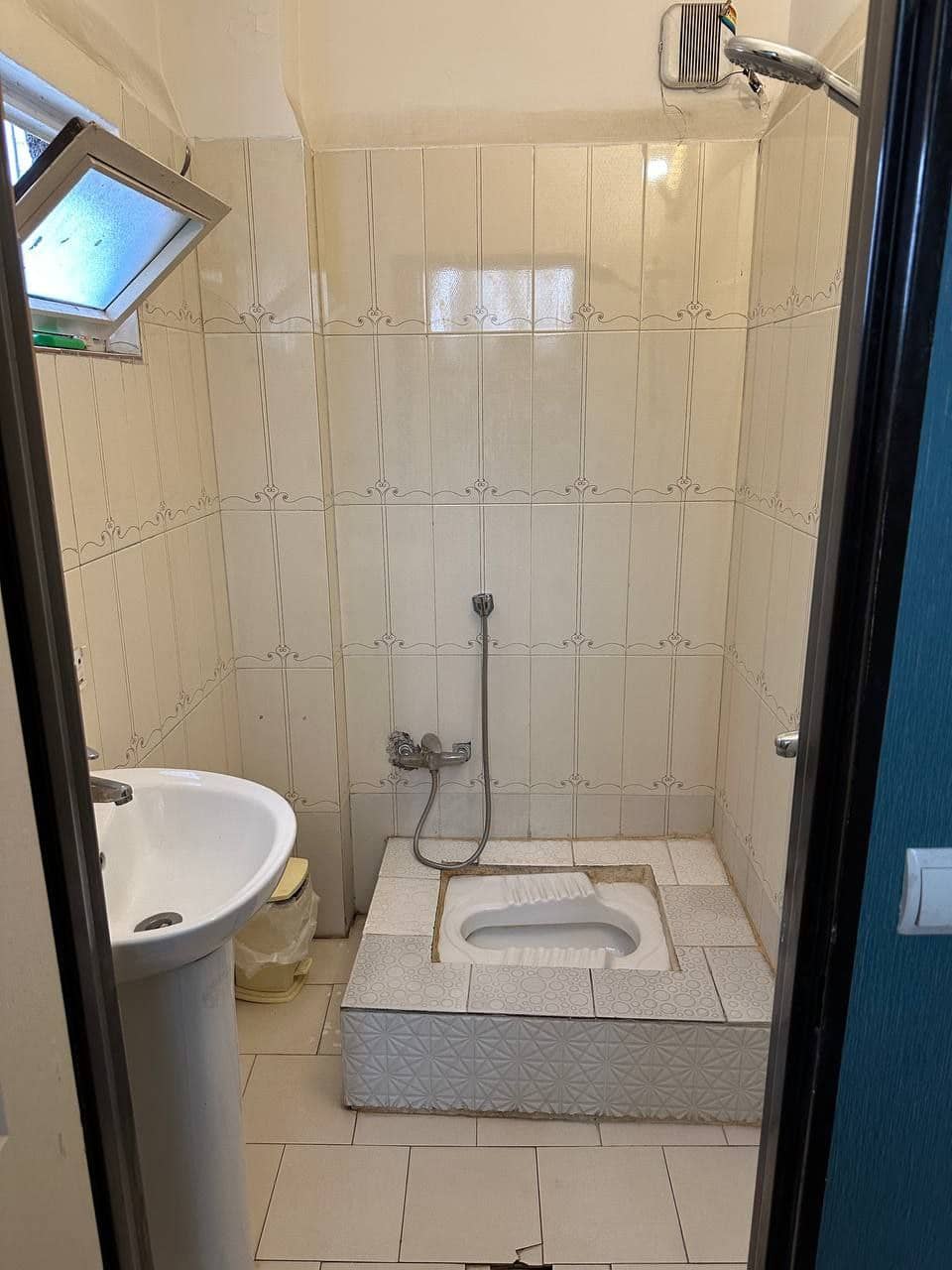 اجاره سوئیت آپارتمان مبله در جمهوری - مرکز شهر تهران طبقه ی سوم