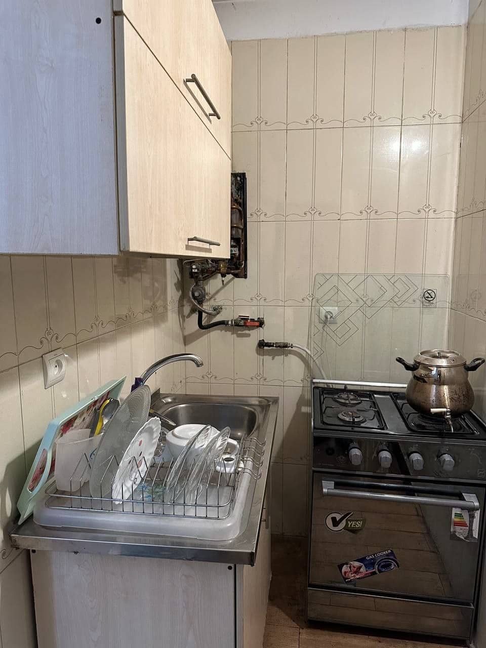 اجاره سوئیت آپارتمان مبله در جمهوری - مرکز شهر تهران طبقه ی سوم