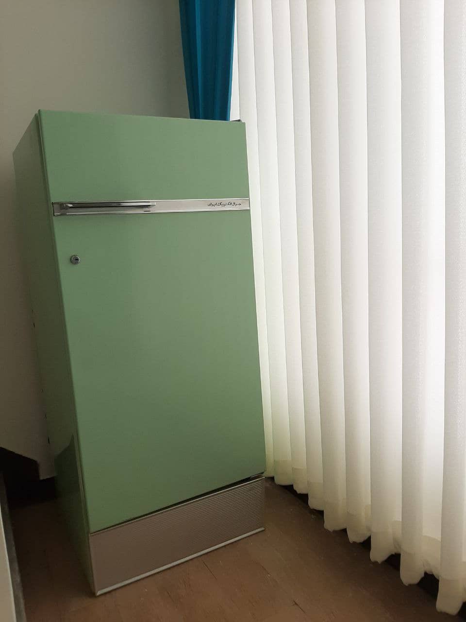 اجاره سوئیت آپارتمان مبله در جمهوری - مرکز شهر تهران طبقه ی سوم