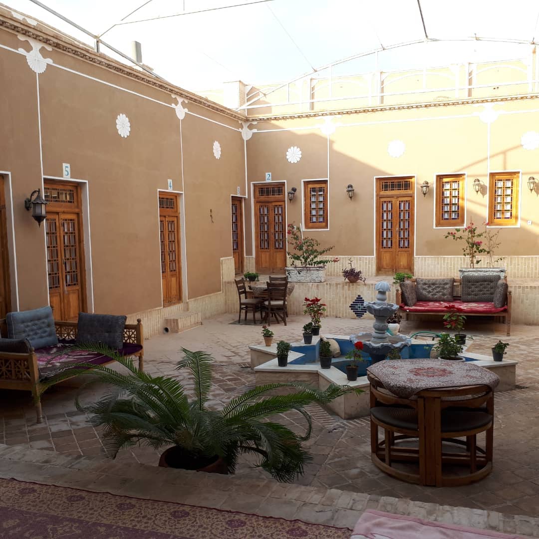 اجاره اتاق سنتی 3تخته در امام خمینی یزد