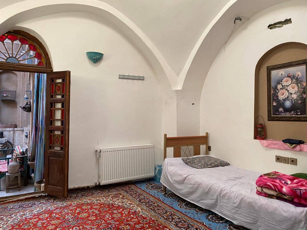  اقامتگاه بومگردی در امام خمینی یزد - اتاق ماسوره