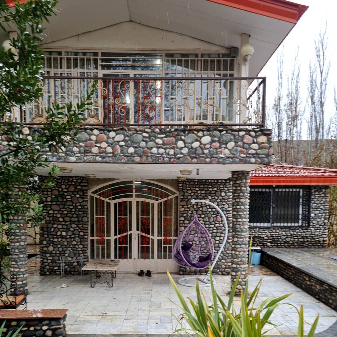 اجاره ویلا استخر دار در باغ بهادران