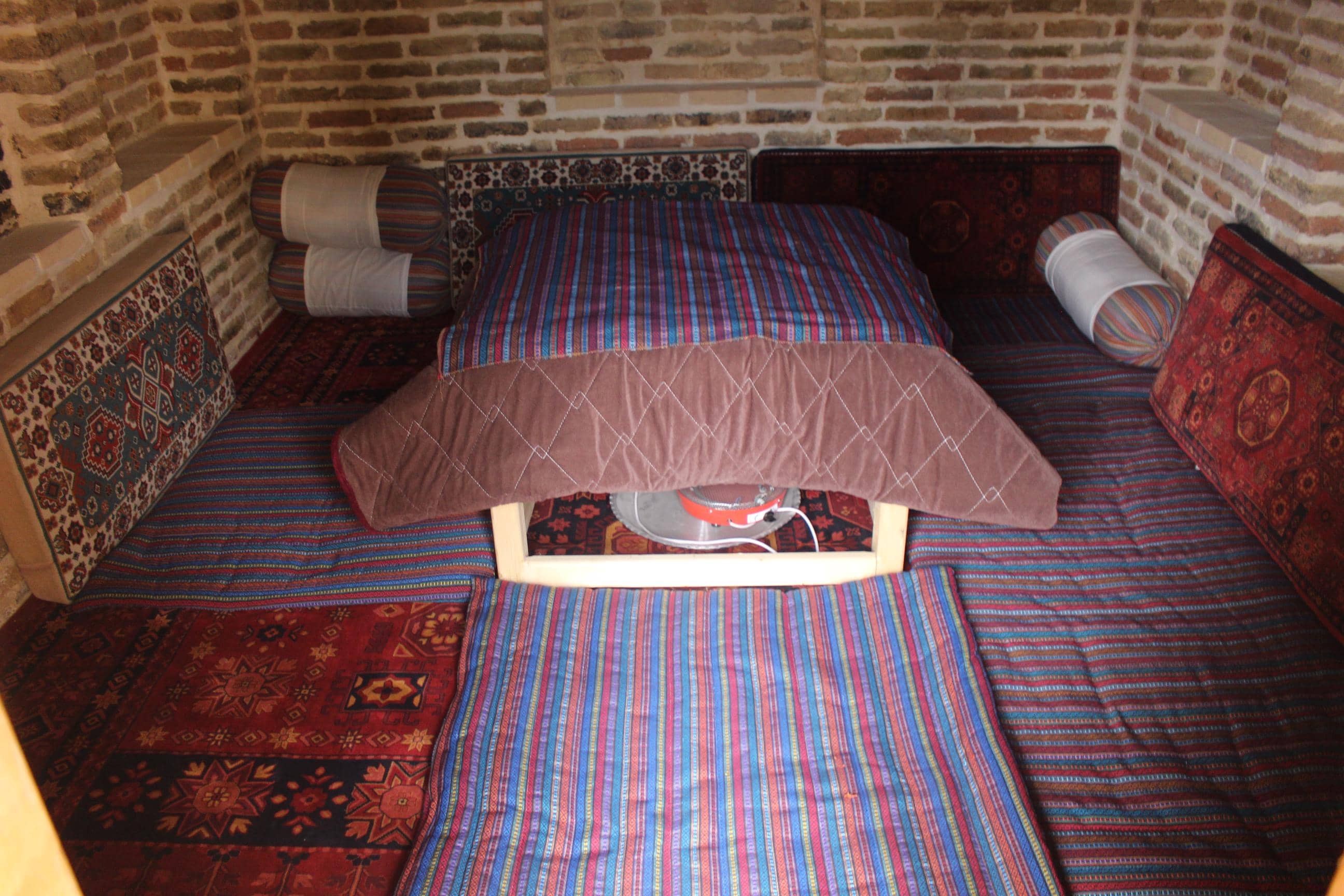 اجاره اتاق سنتی کرسی دار در دودهک دلیجان