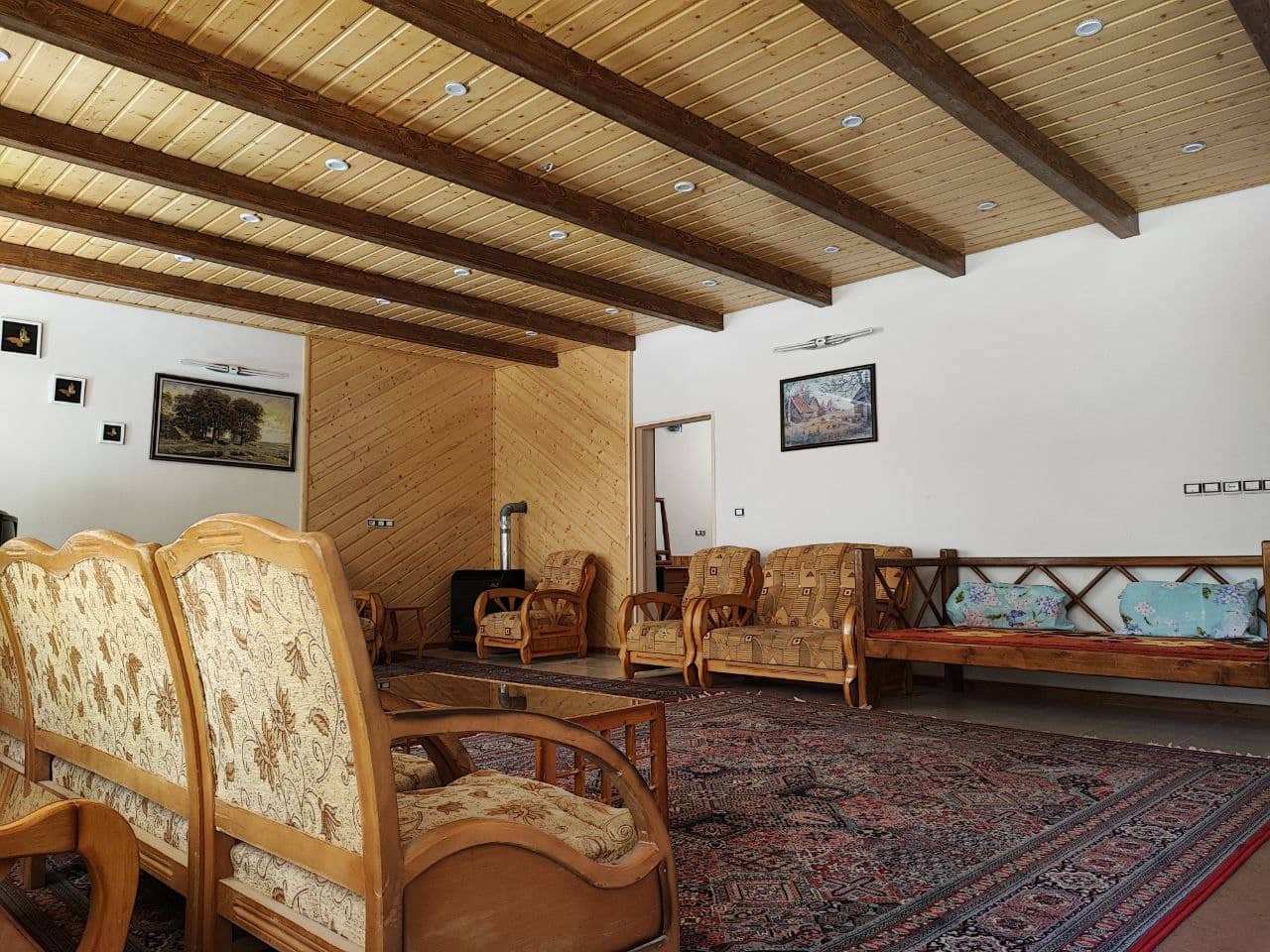 اجاره منزل ویلایی خارج از دهکده چادگان