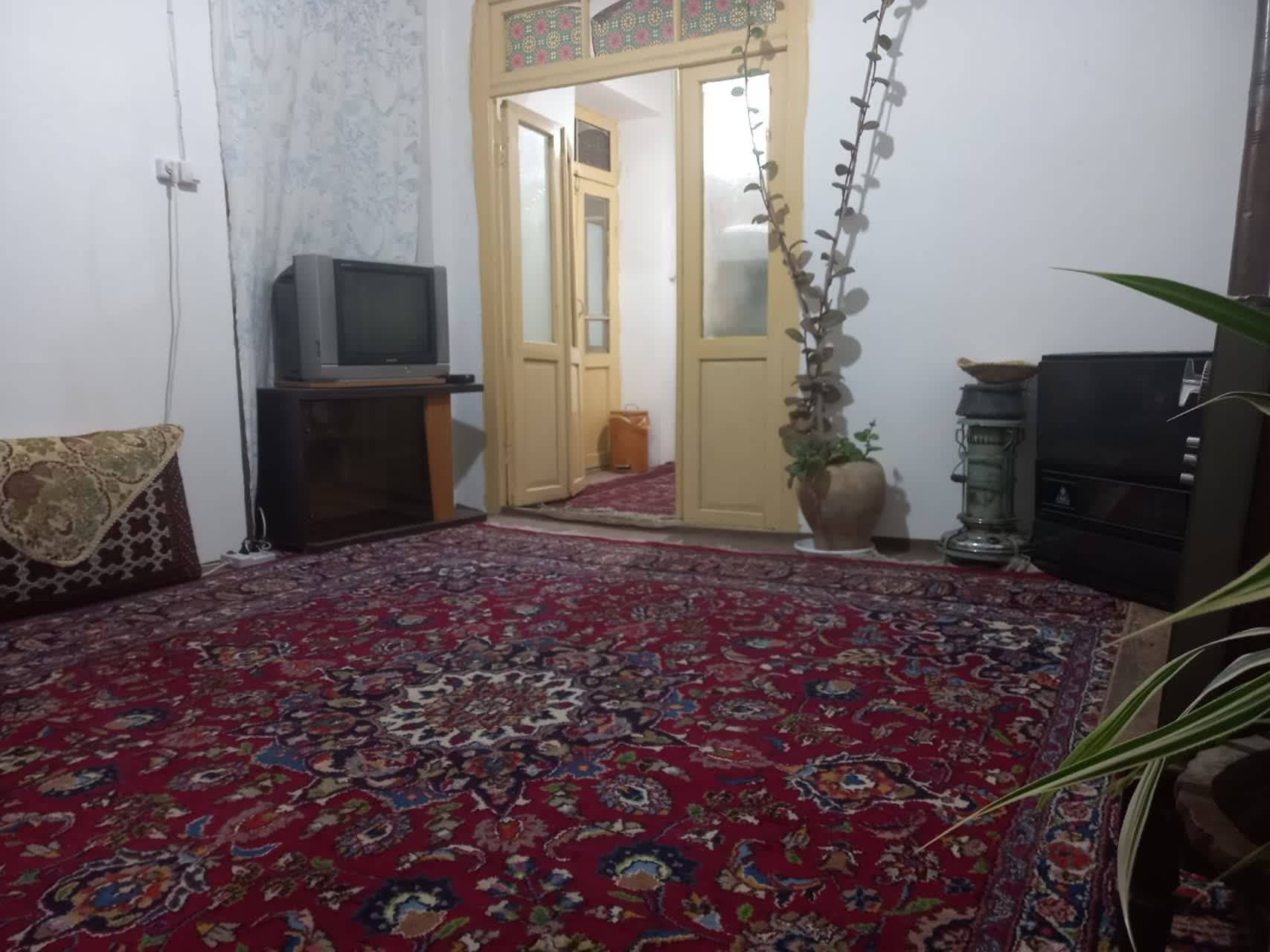 منزل سنتی در شاندیز حیاط و نما