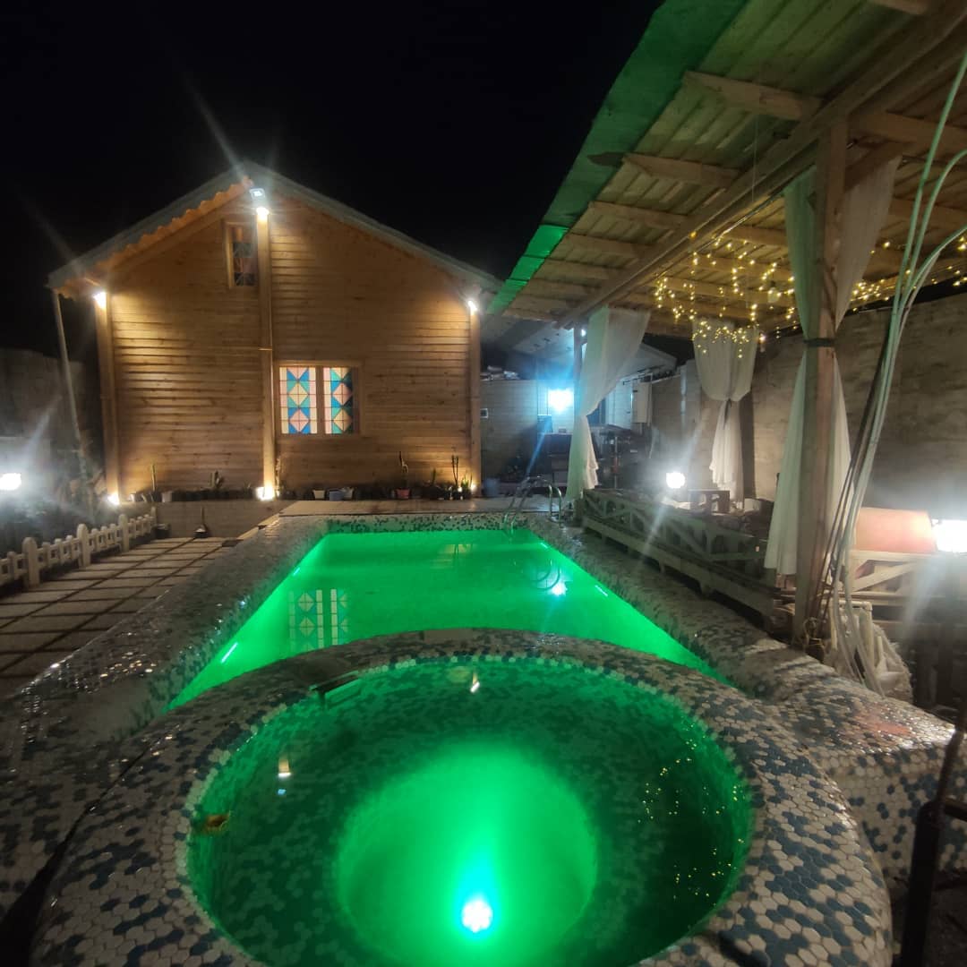 اجاره کلبه چوبی با استخر روباز در چاف و چمخاله - نزدیک ساحل