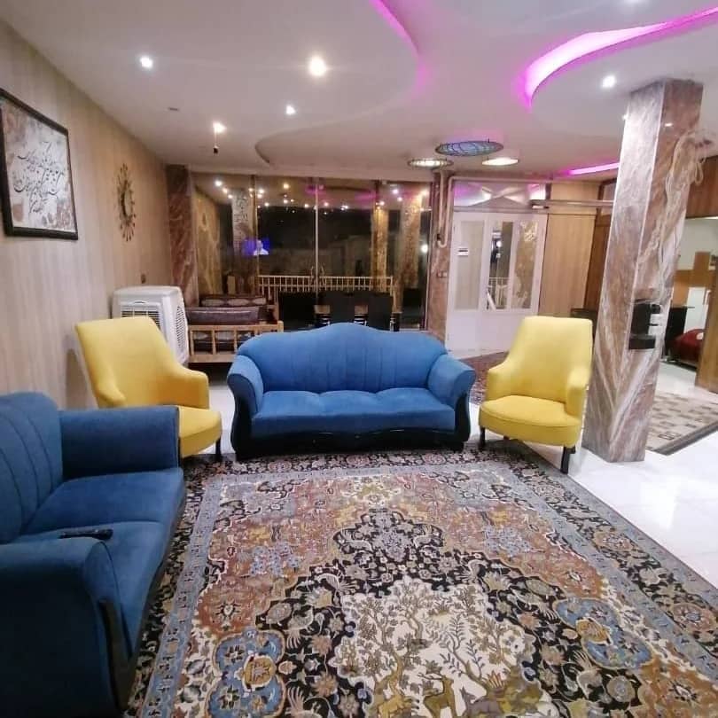 اجاره ویلا استخر سرپوشیده در محله ملک آباد باغ بهادران