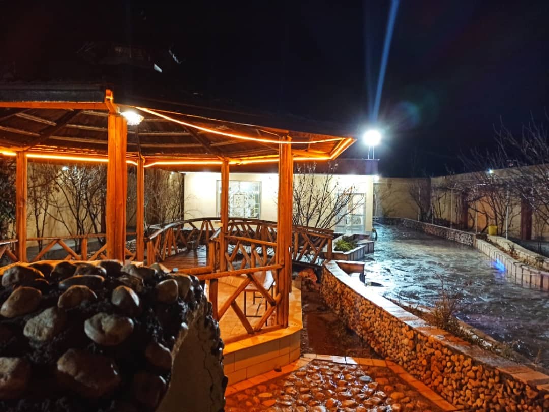 اجاره ویلا در هفت باغ کرمان