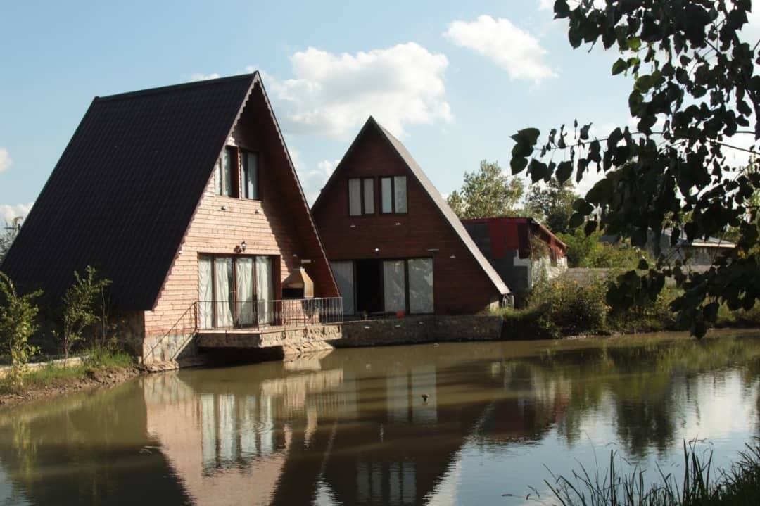 اجاره کلبه در روستای آقاسید شریف رشت - کلبه سوئیسی