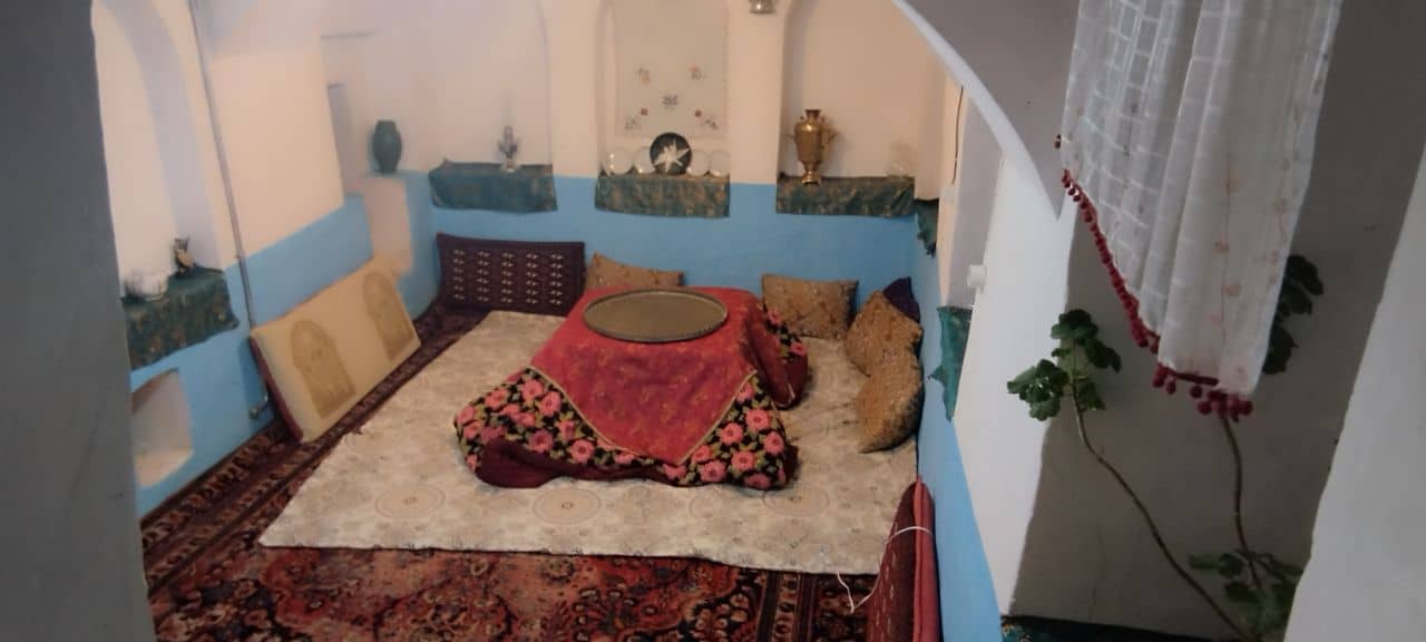 اجاره اتاق دو تخته سنتی در فروتقه کاشمر - 24متر