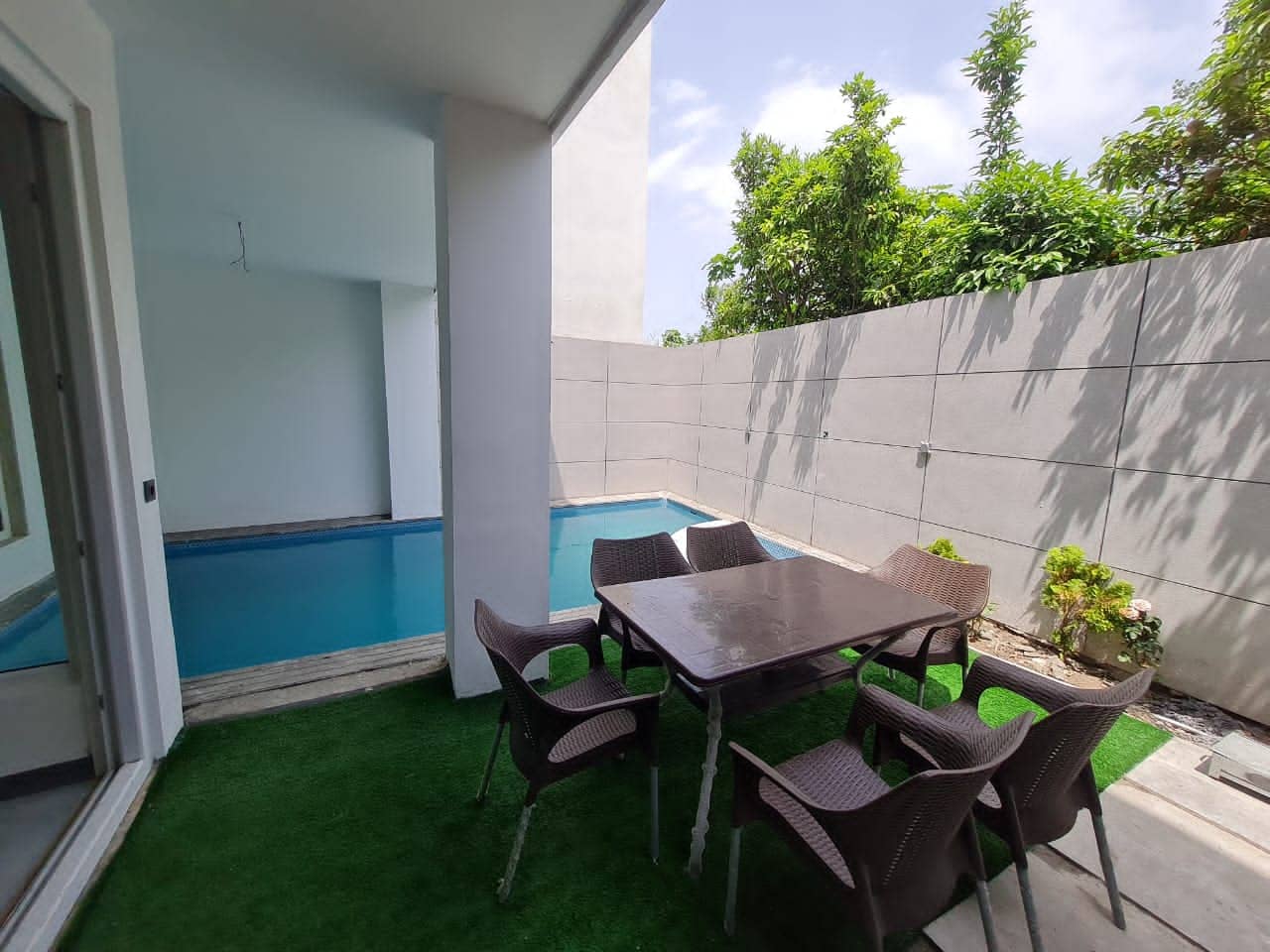 اجاره ویلا سه خوابه استخر روباز آبگرم در شهرک امیرسالار سرخرود