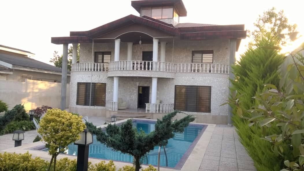 اجاره ویلا استخر روباز آب گرم در متل قو - سلمان شهر