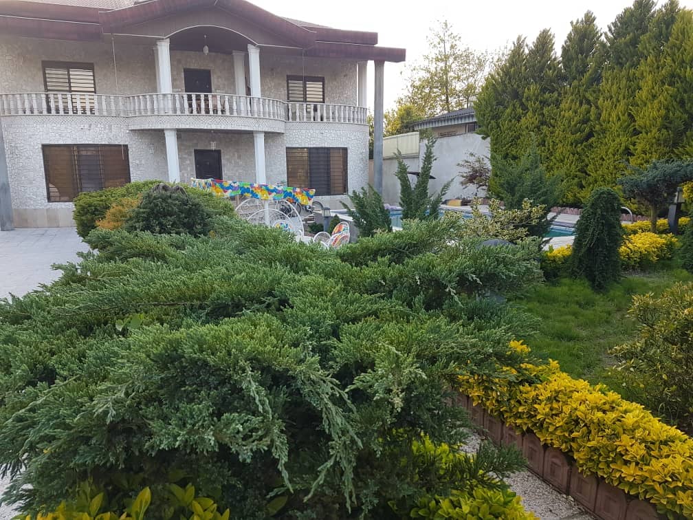 اجاره ویلا استخر روباز آب گرم در متل قو - سلمان شهر