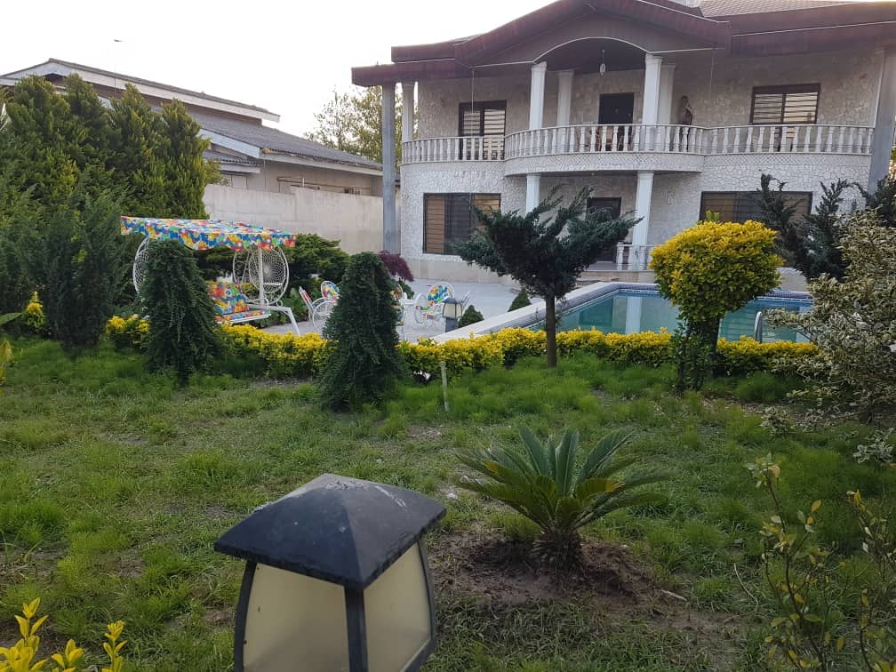 اجاره ویلا استخر روباز آب گرم در متل قو - سلمان شهر