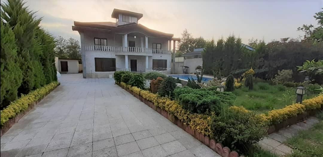 اجاره ویلا استخر روباز آب گرم در متل قو - سلمان شهر