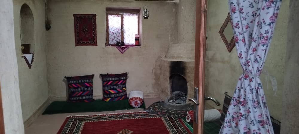 اقامتگاه بومگردی در دهکده گلخار بردسیر - 14 متری