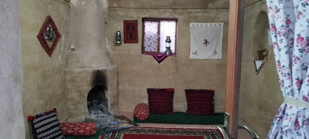 اقامتگاه بومگردی در دهکده گلخار بردسیر - 14 متری