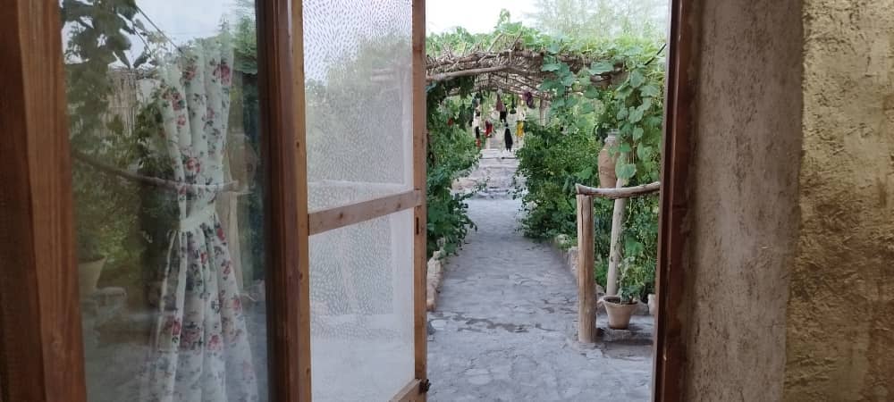 اقامتگاه بومگردی در دهکده گلخار بردسیر - 14 متری