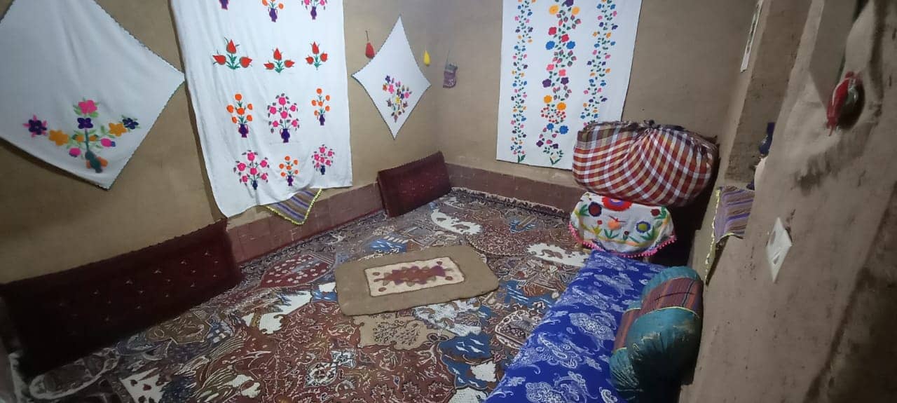 اجاره اتاق سنتی در روستا ارزنه - باخرز