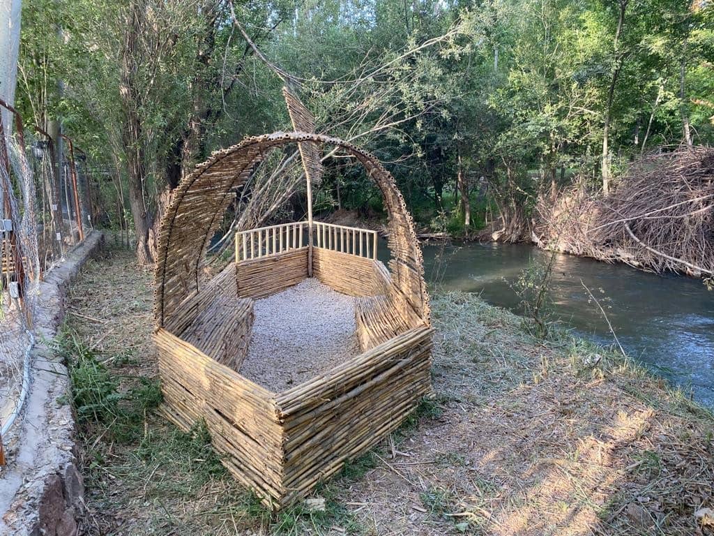 اجاره کلبه کاهگلی در باغ تفریحی خمده فیروزکوه - آرامش