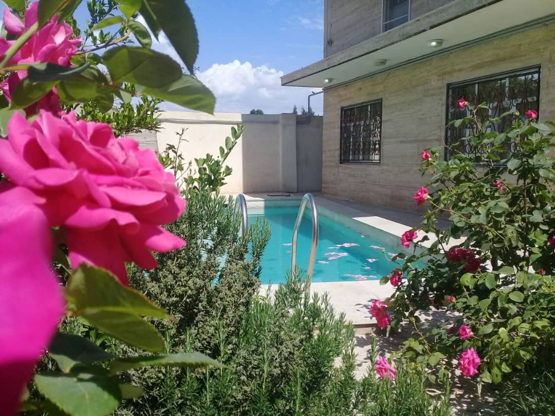 اجاره ویلا استخردار در چهارباغ کرج