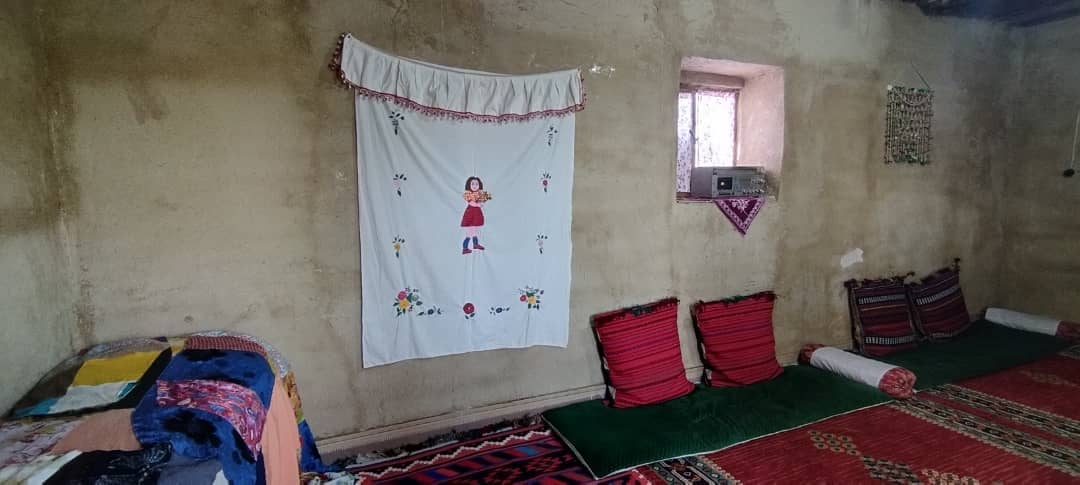 اجاره اتاق سنتی در دهکده گلخار بردسیر - 24 متری