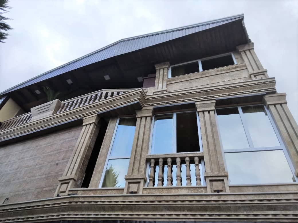 ویلا استخرسرپوشیده آبگرم در شاه منصورمحله رامسر