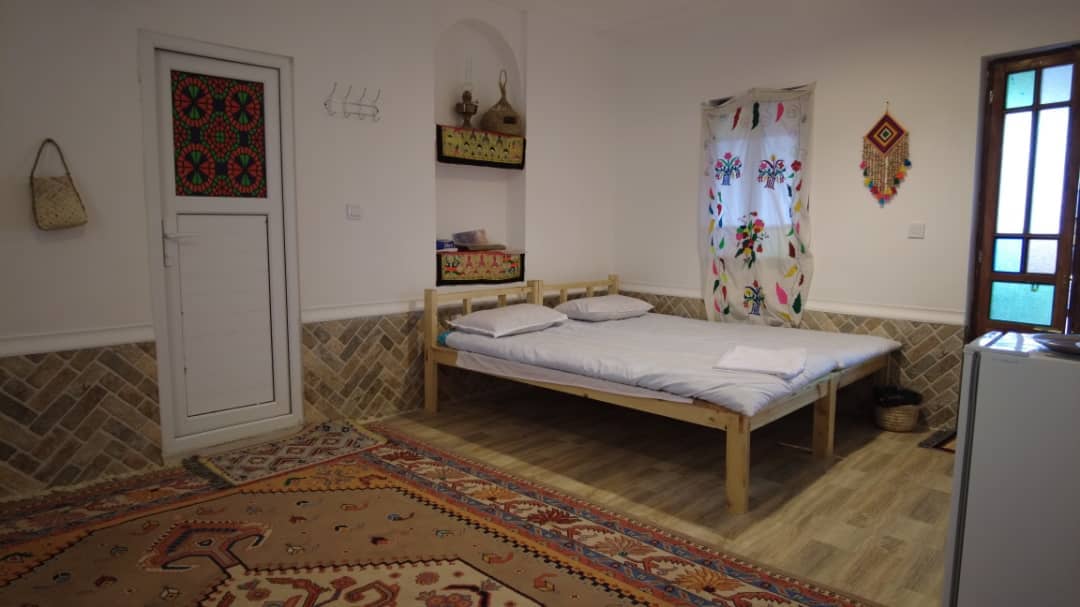 اجاره اتاق سنتی دو تخته در بهرباغ جم - طارمه1