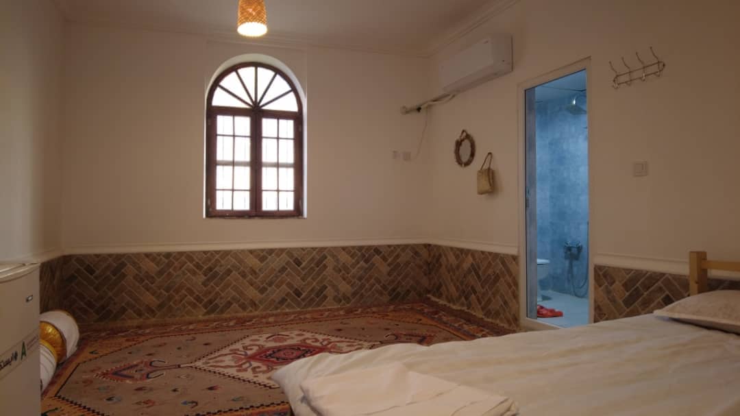 اجاره اتاق سنتی دو تخته در بهرباغ جم - طارمه1