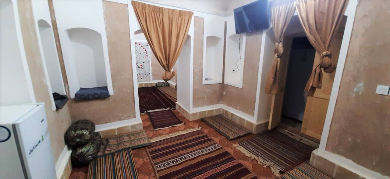 اجاره اتاق سنتی در روستا بیهود قائن - 20 متری
