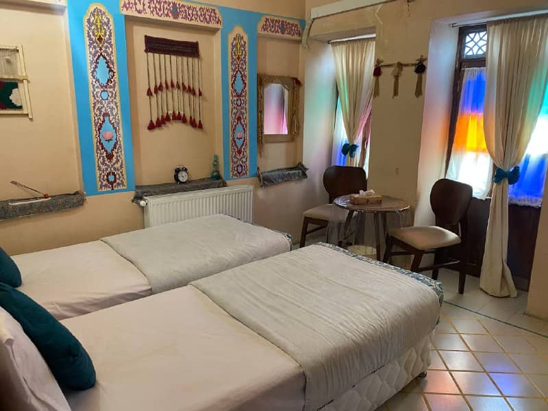 اقامتگاه بوم گردی در بلوار کریم خان زند - سه دری