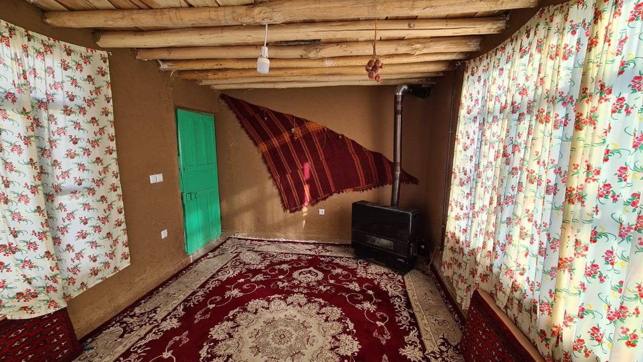 اجاره اتاق بومگردی در جاده الک کامیاران - اتاق 12 متری