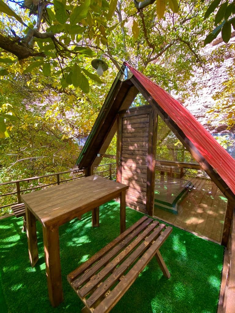 اجاره کلبه سوئیسی در باغ تفریحی خمده - آفرودیته