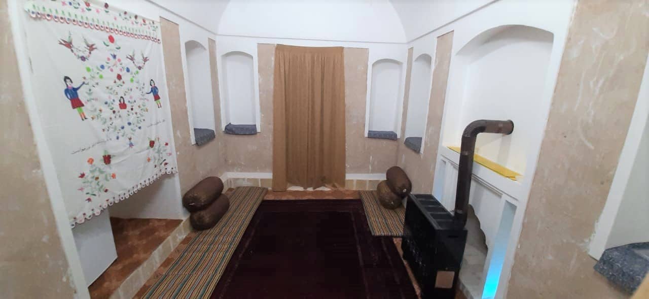 اجاره اقامتگاه بومگردی در روستا بیهود قائن - 12 متر